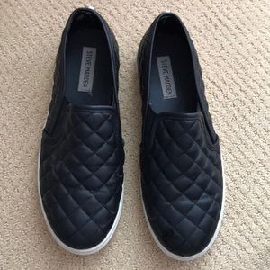 Steve Madden black quilted sneakers